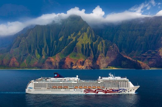 photo of pride of America cruise ship at sea off coast of hawaii