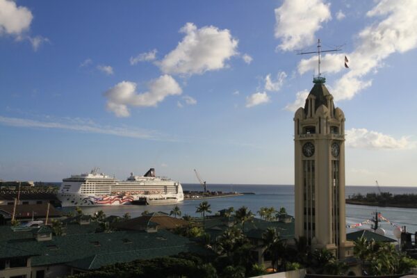 Picture of NCL Pride of America in Port of Honolulu.